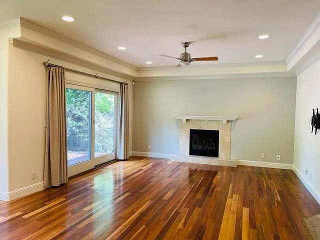 734 Chimalus Dr — Photo 15