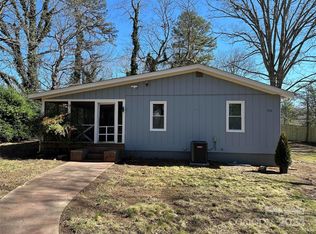 712 E Blue Ridge Rd, Flat Rock, NC 28731
