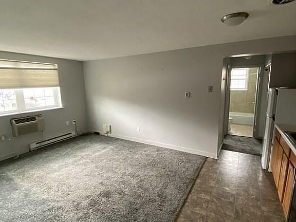 Living/kitchen area