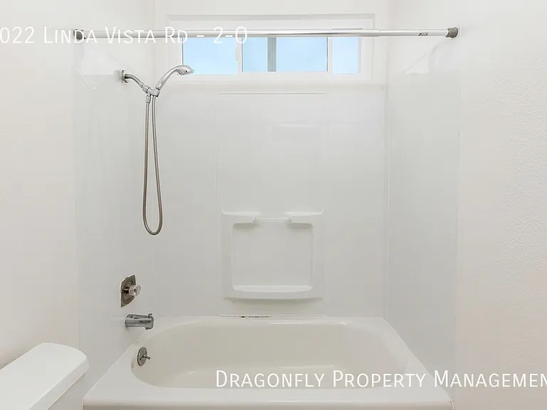 8022 Linda Vista Rd #2O — Photo 22