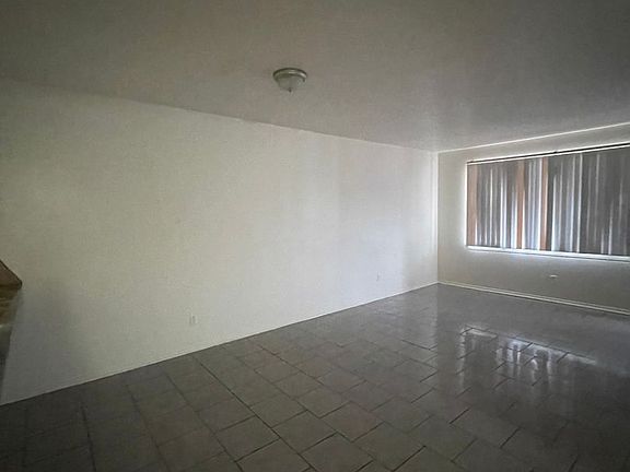 4th image of 806 N Dal Paso St #J