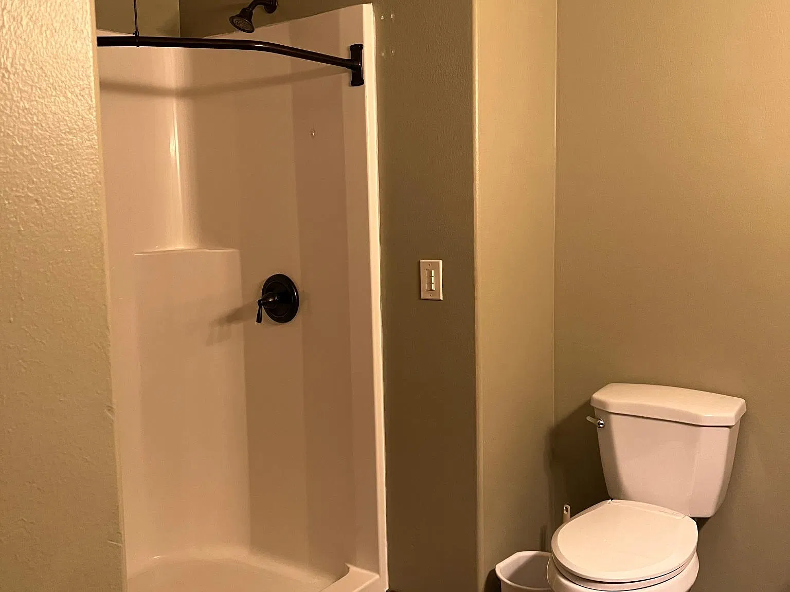 3 bed, 1959 sqft, $2,400 — Photo 3