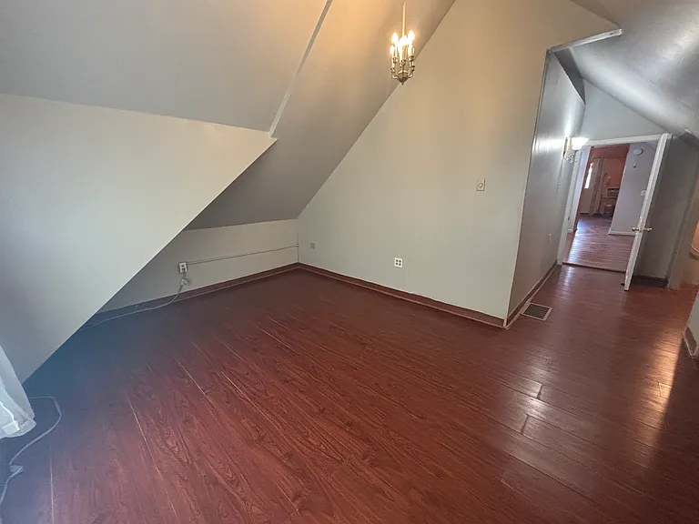2049 N Kilpatrick Ave — Photo 8