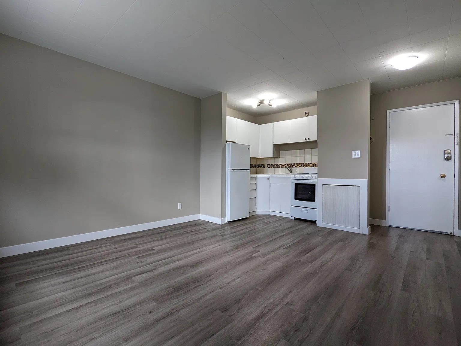 Mainstreet University Apartments — Photo 3