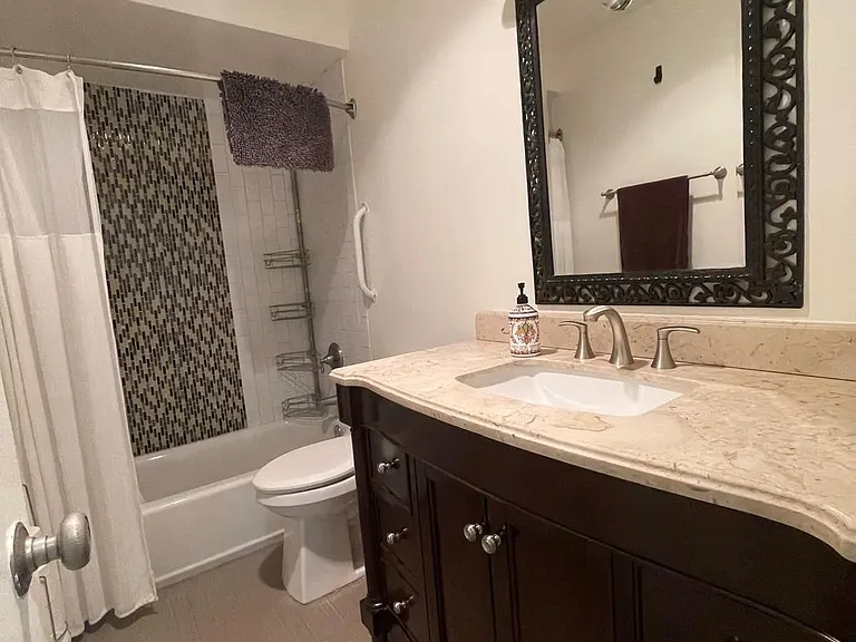 2510 Torrey Pines Rd #413 — Photo 9