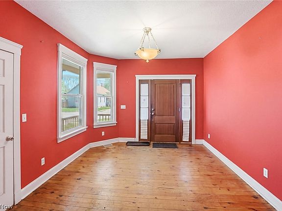 4th image of 1786 W 52nd St