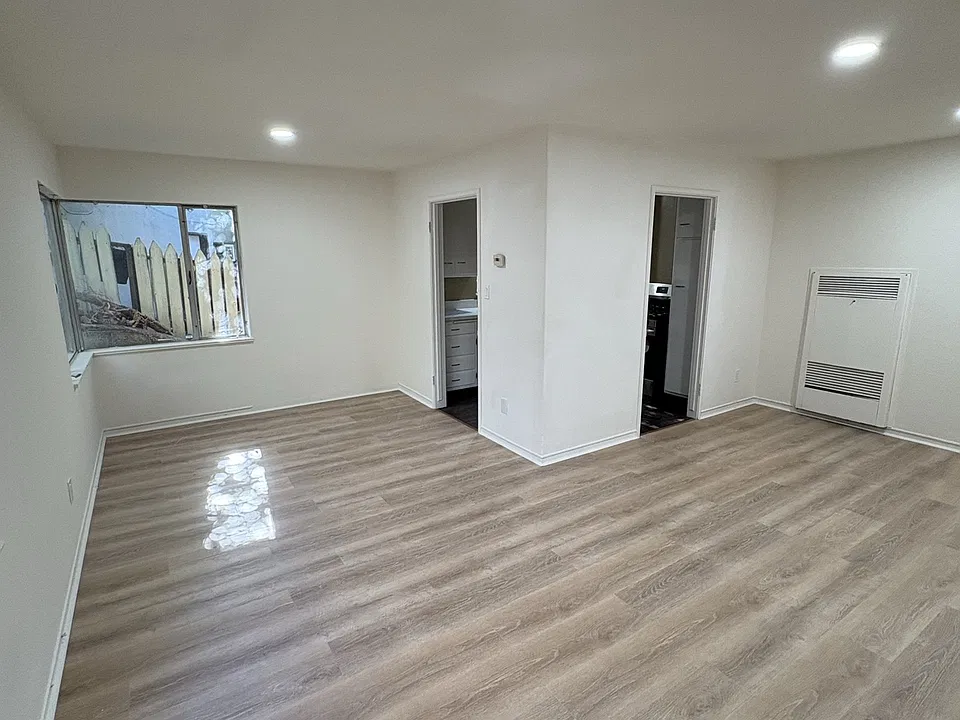 2282 Park Blvd #C