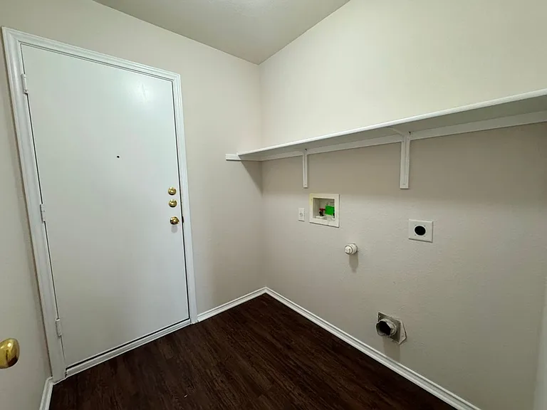 113 Salado Dr — Photo 38