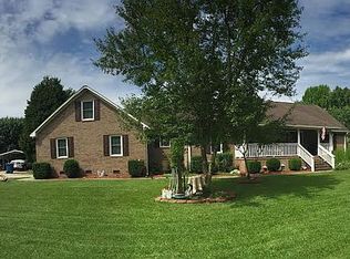 104 Duzan Dr, New Bern, NC 28560