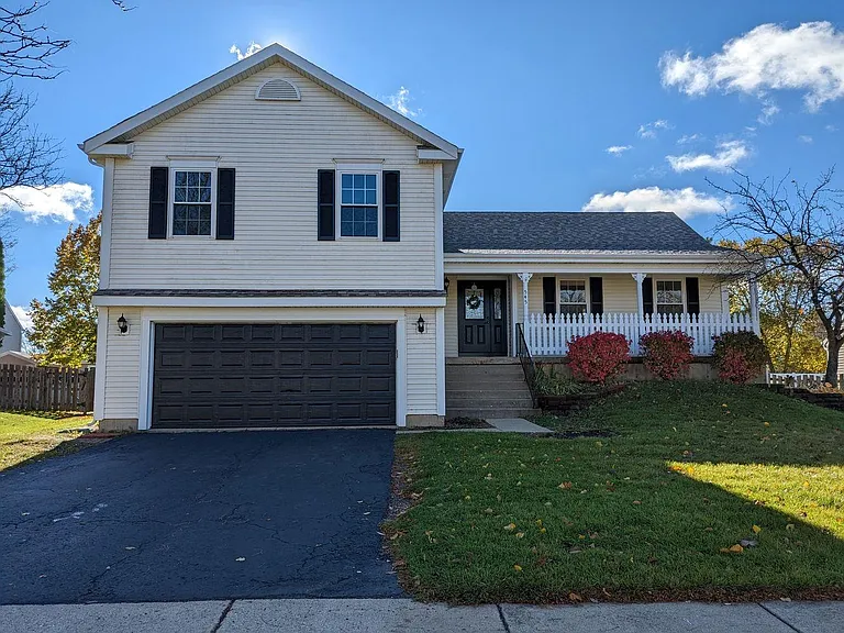 545 Monarch Dr — Photo 1
