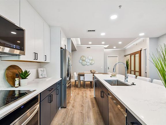 5th image of 912 CHANNELSIDE DRIVE #2316