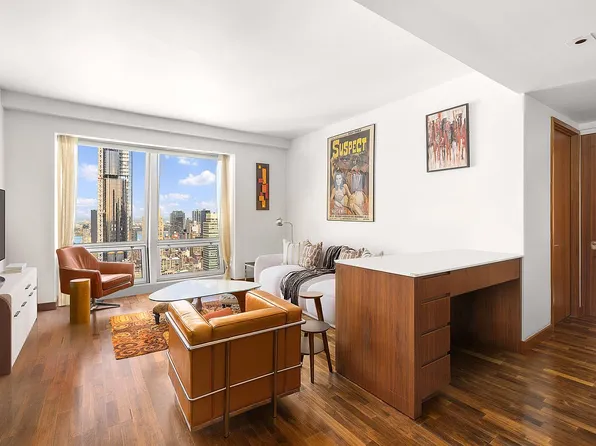 400 5th Ave APT 50F, New York, NY 10018