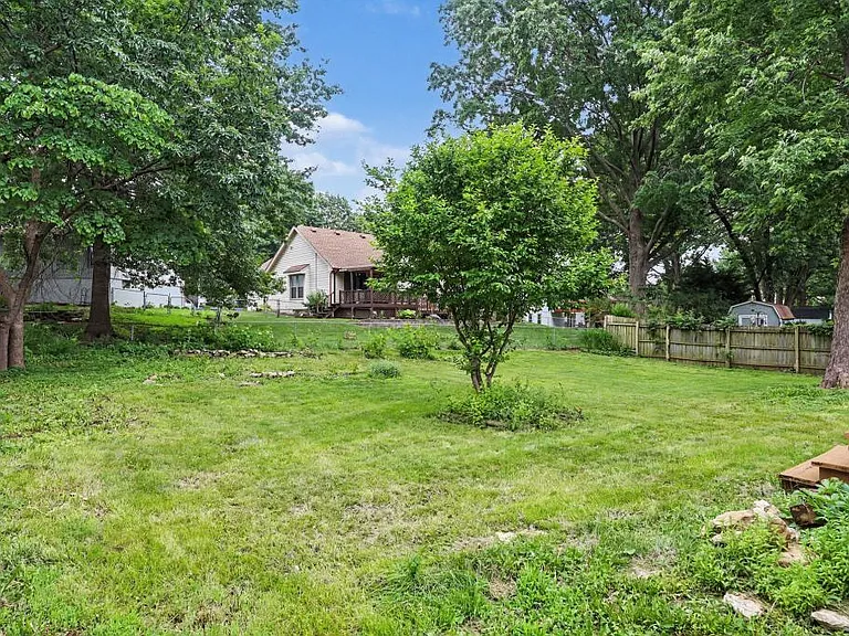 3709 NE Grant St — Photo 2