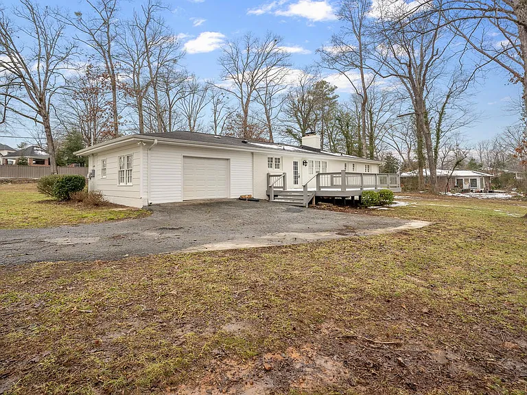 11 Howell Rd — Photo 17