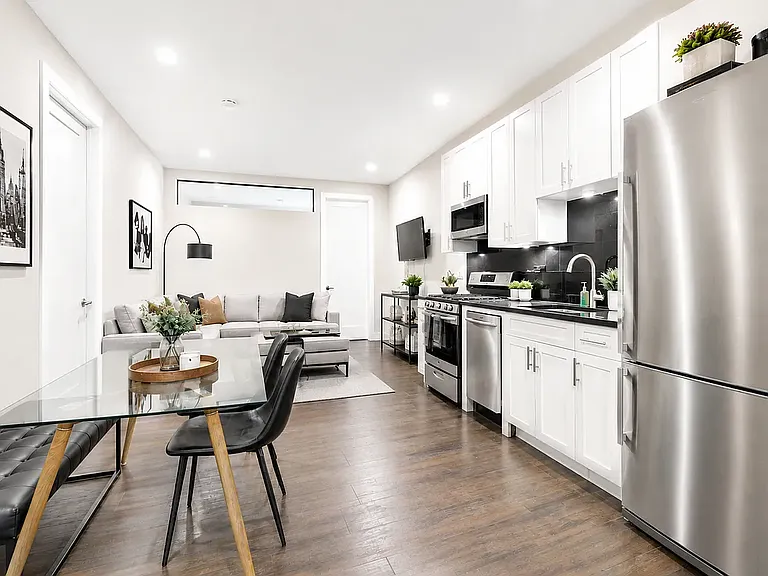 423 West St #1B — Photo 1