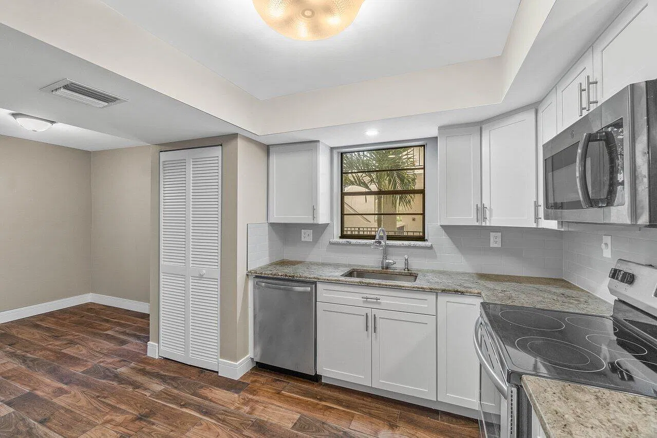 2 bed, 2.0 bath, 1243 sqft, $2,500 — Photo 4
