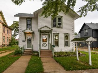 115 S 3rd St #1/2, Delavan, WI 53115