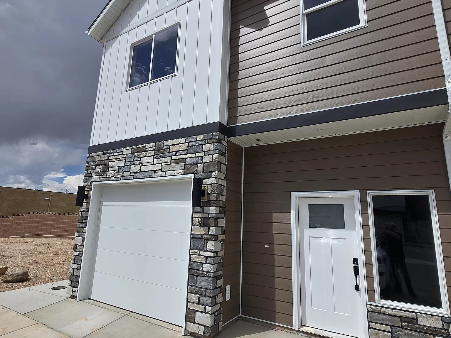 3 bed, 2.5 bath, 1375 sqft, $1,675 — Photo 4