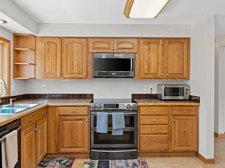 15906 E Broad Ave — Photo 8