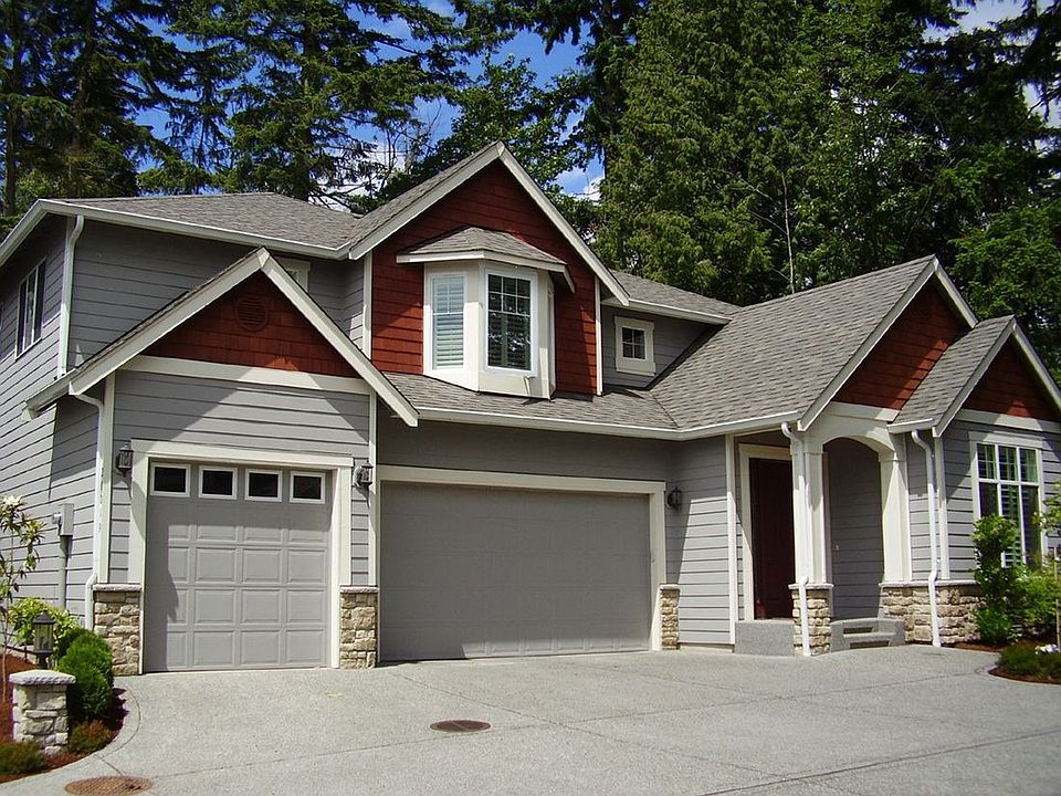 Home Located on Greenbelt