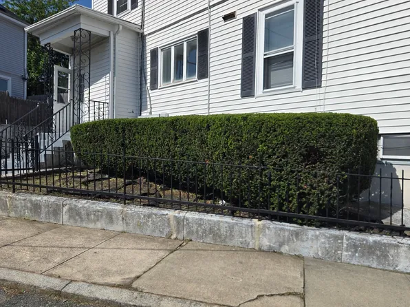 406 Admiral St #3, Providence, RI 02908