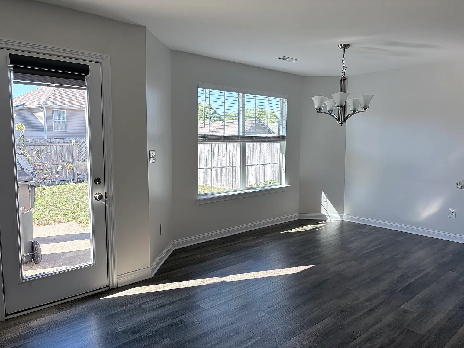 3 bed, 2.5 bath, 1793 sqft, $2,100 — Photo 4