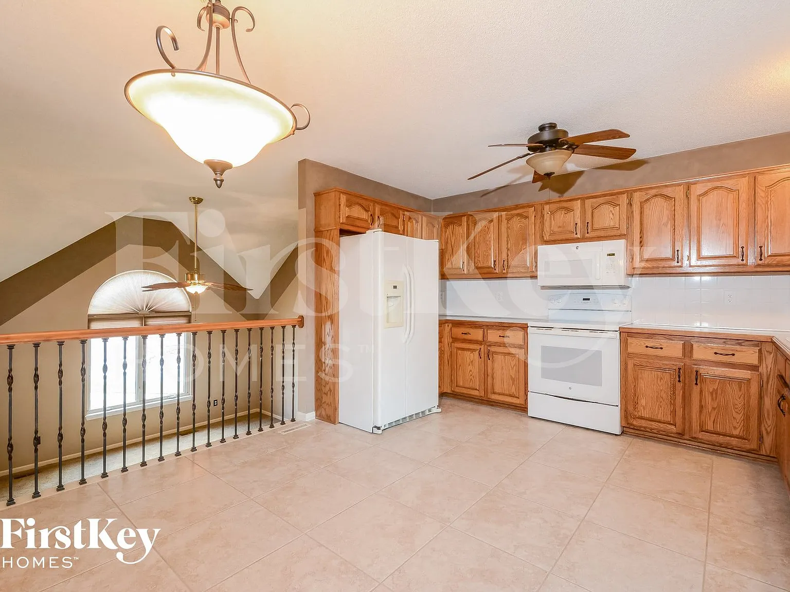3 bed, 2.5 bath, 2222 sqft, $2,590 — Photo 4