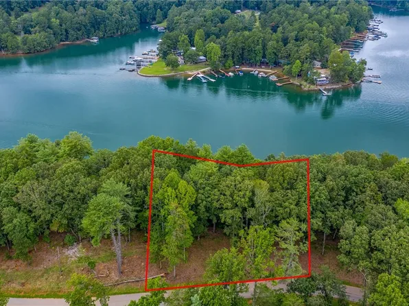 450 Peninsula Rdg, Sunset, SC 29685