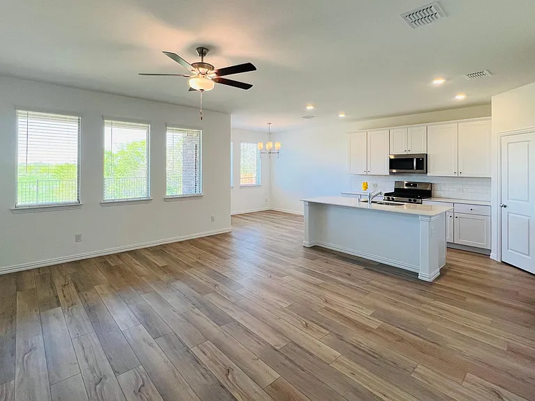 1105 Misty Brook Dr — Photo 13