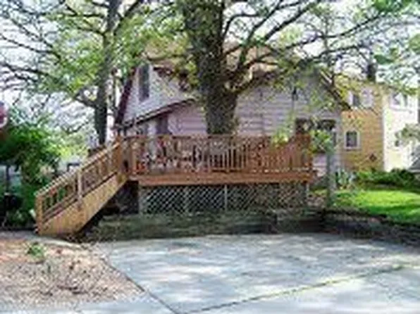 239 Wesley Dr, Clear Lake, IA 50428