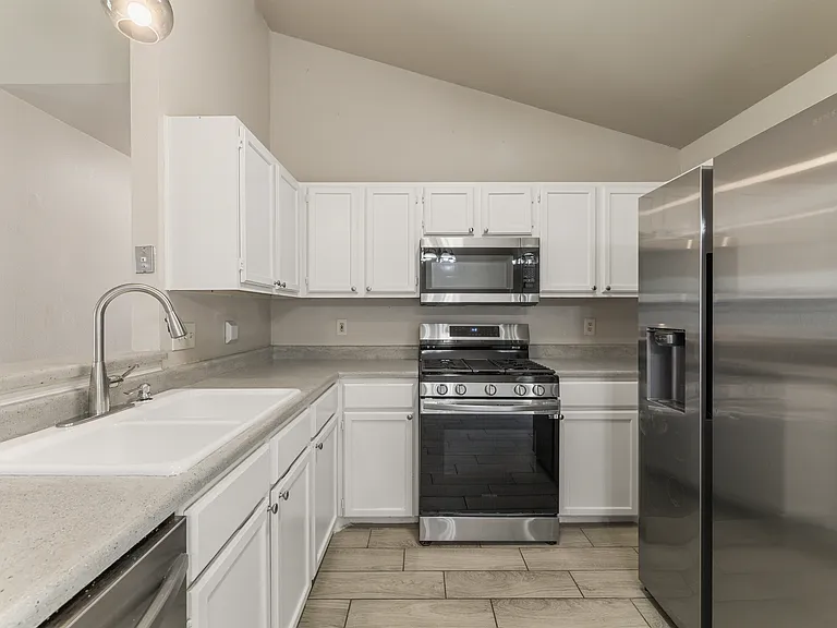1808 Prairie Star Ln — Photo 21
