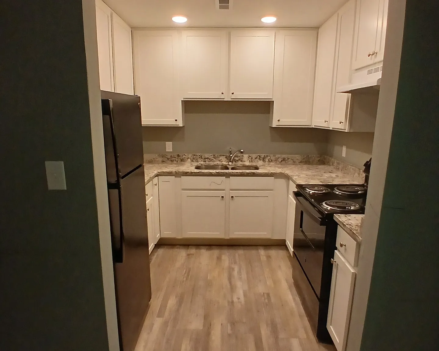 2 bed, $1,100 — Photo 3