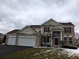 12 Hithergreen Ct, Algonquin, IL 60102
