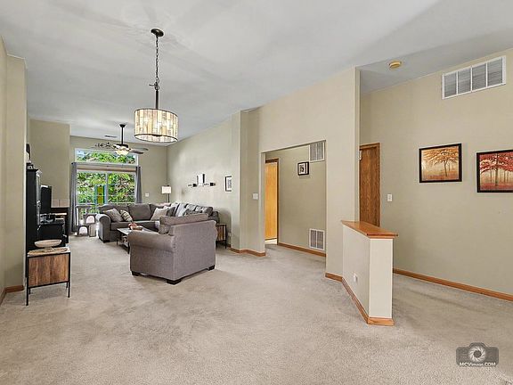 5th image of 2258 Scott Ln #2258