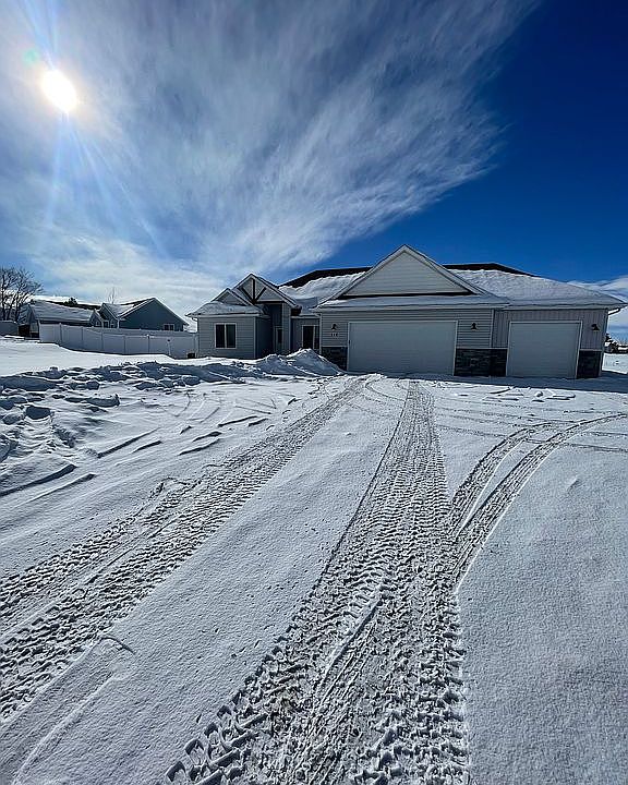 1st image of 114 Glen Brier Dr