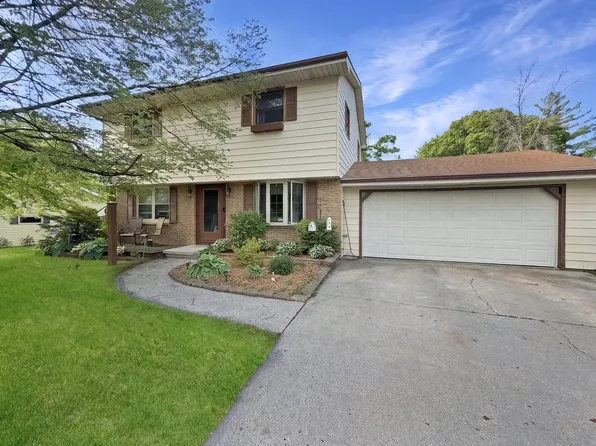 2306 Pleasant AVENUE, New Holstein, WI 53061