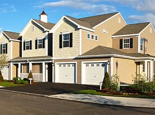 18 Governor Cir, Albany, NY 12208