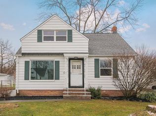 5141 Catherine St, Maple Heights, OH 44137