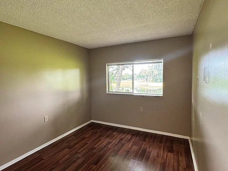 1167 N Benoist Farms Rd — Photo 6