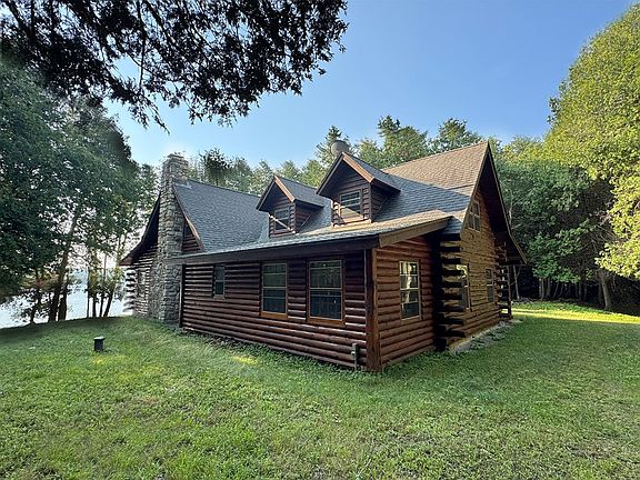 5th image of 2096 Gudmundsen Dr