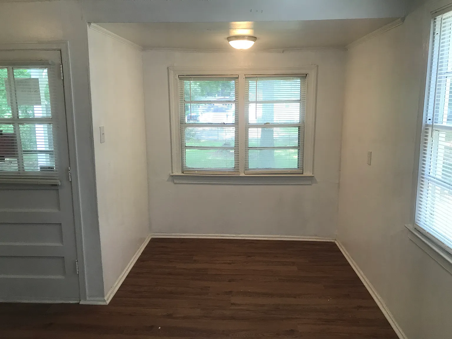 2215 Ivy Rd — Photo 3