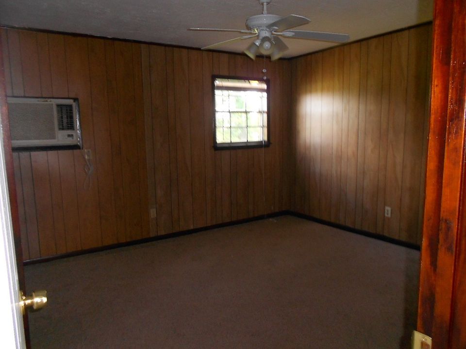 Building Photo 4