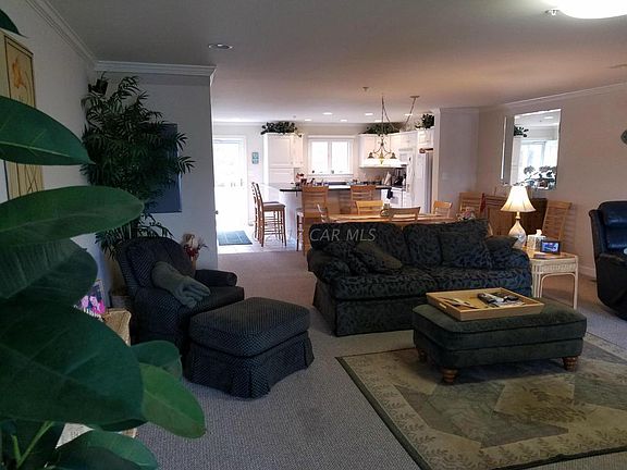 5th image of 9715 Village Ln Unit 6