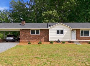 5406 Reidsville Rd, Belews Creek, NC 27009