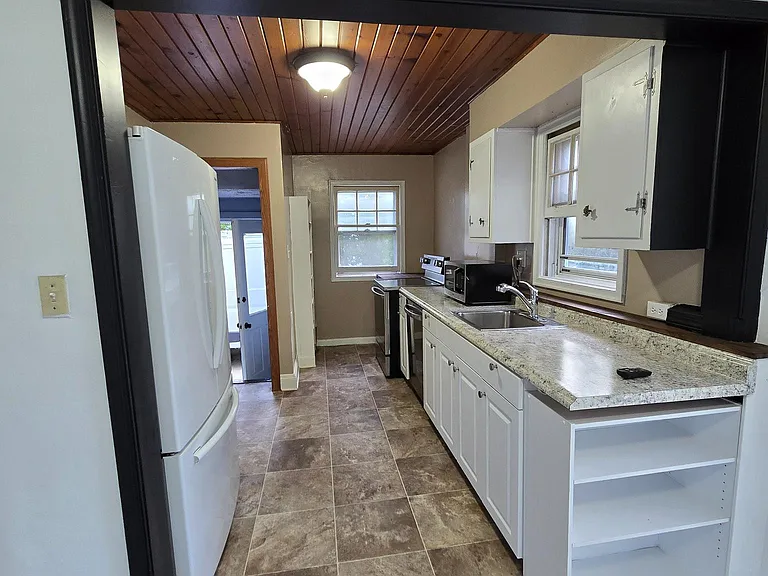21676 N Essex Dr — Photo 10