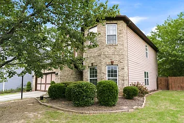 4 bed, 2.5 bath, 2622 sqft, $2,900 — Photo 2