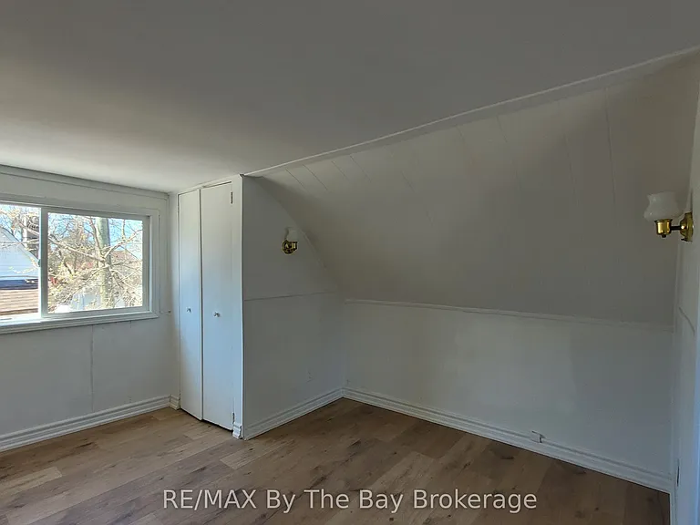 19 Glen St — Photo 17