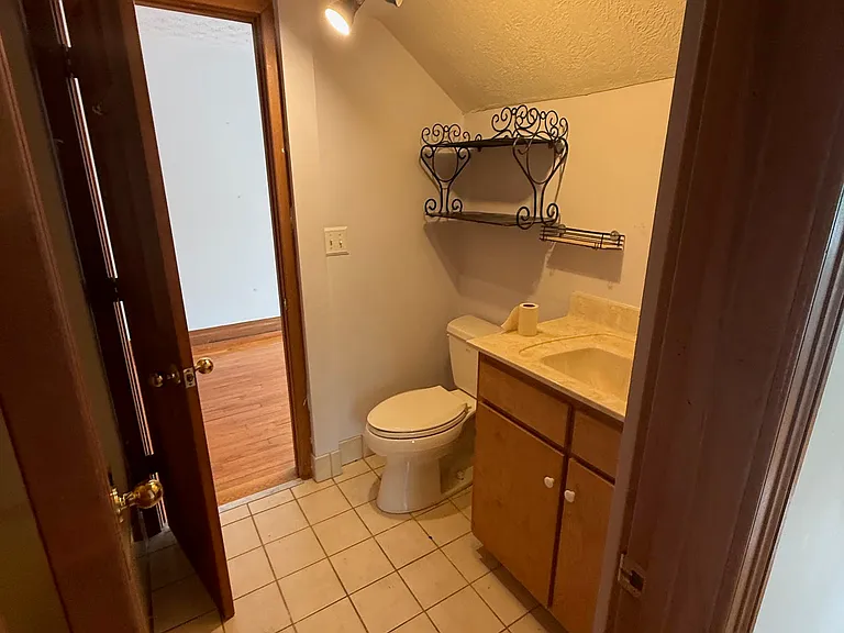 1856 Ion Ave #C — Photo 14