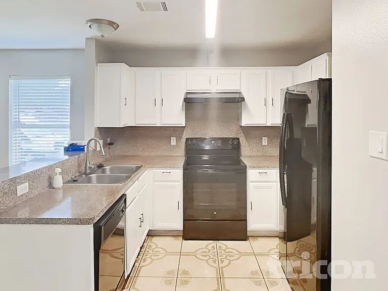1016 Deerpass Dr — Photo 6