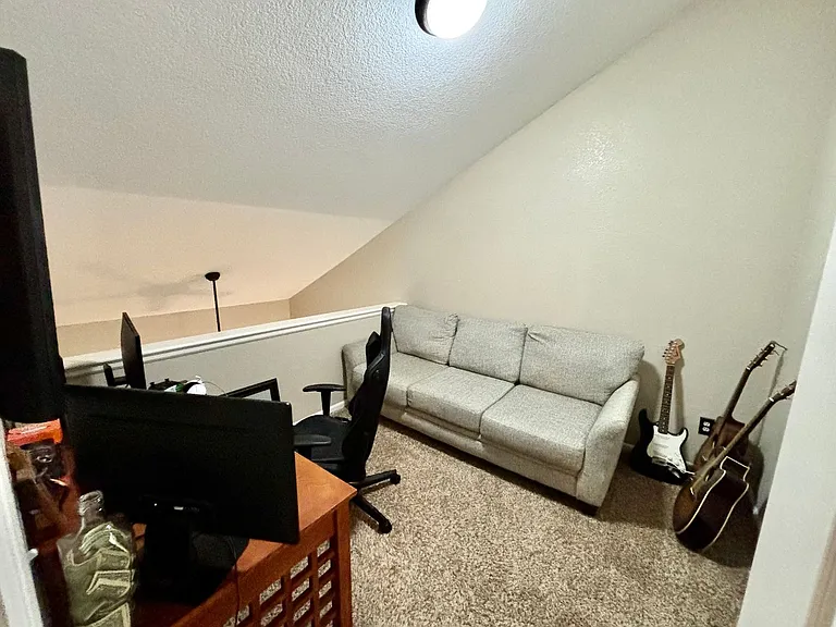 802 Waterglen Dr #D18 — Photo 16
